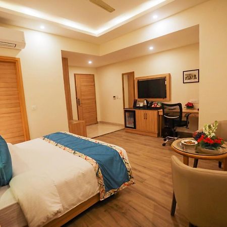 Elora Lords Eco Inn , Lucknow Esterno foto