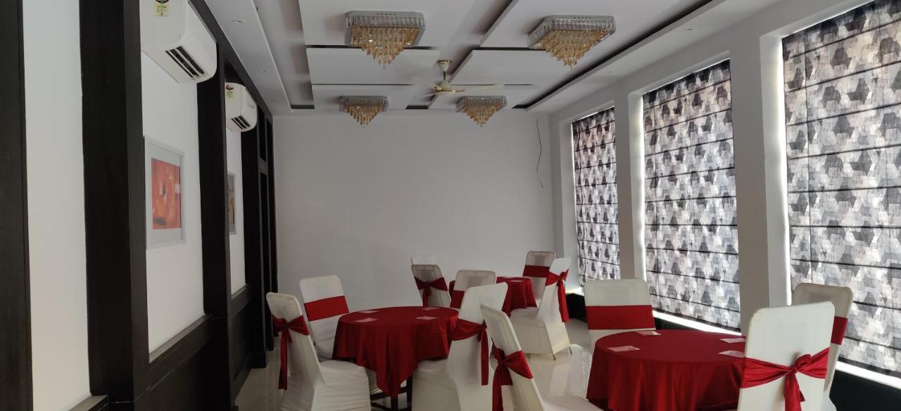 Elora Lords Eco Inn , Lucknow Esterno foto