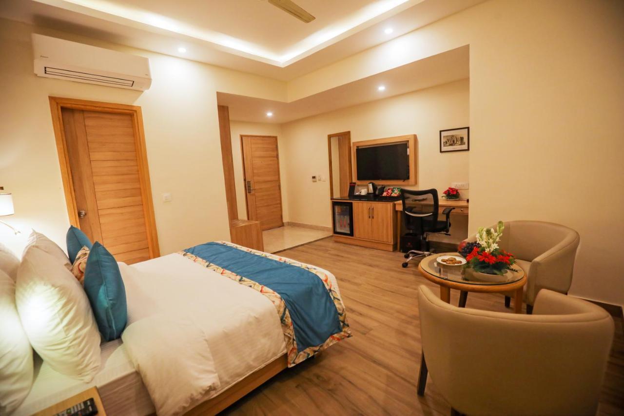 Elora Lords Eco Inn , Lucknow Esterno foto