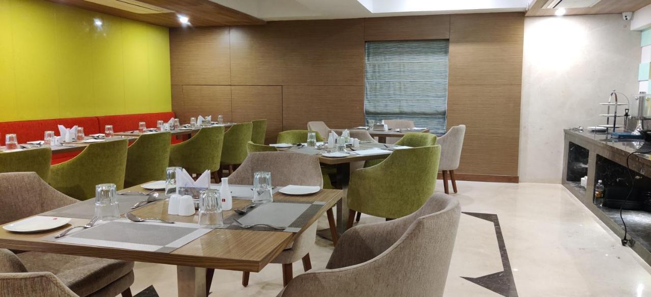 Elora Lords Eco Inn , Lucknow Esterno foto